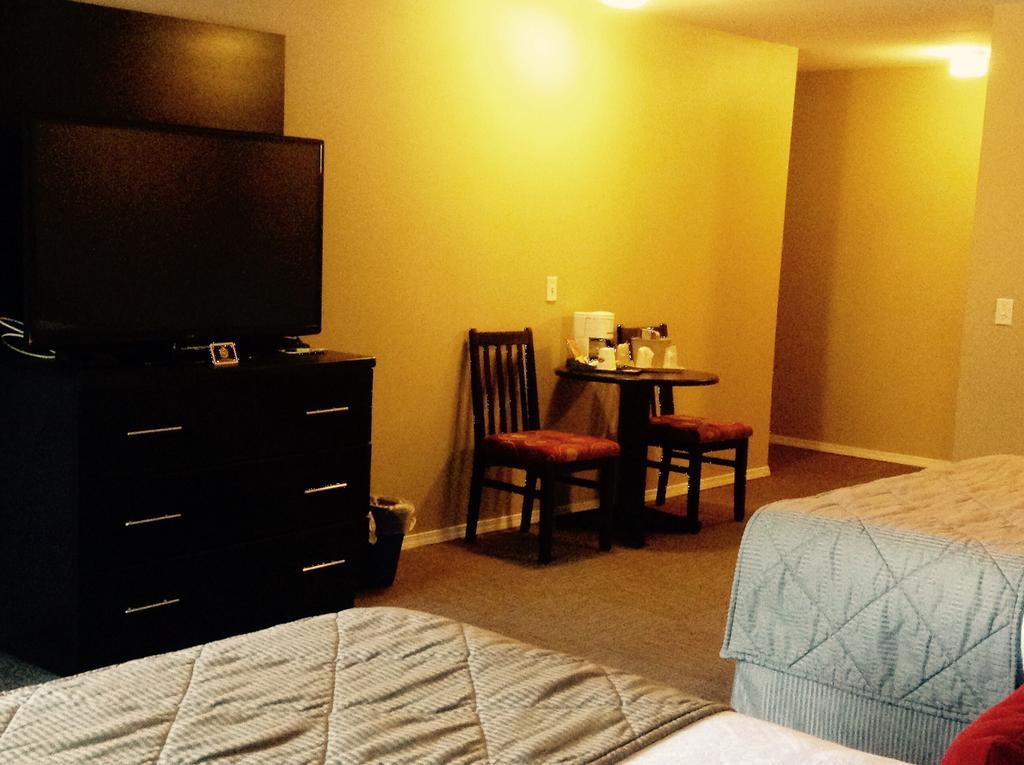 Super 8 By Wyndham West Kelowna Bc Zewnętrze zdjęcie